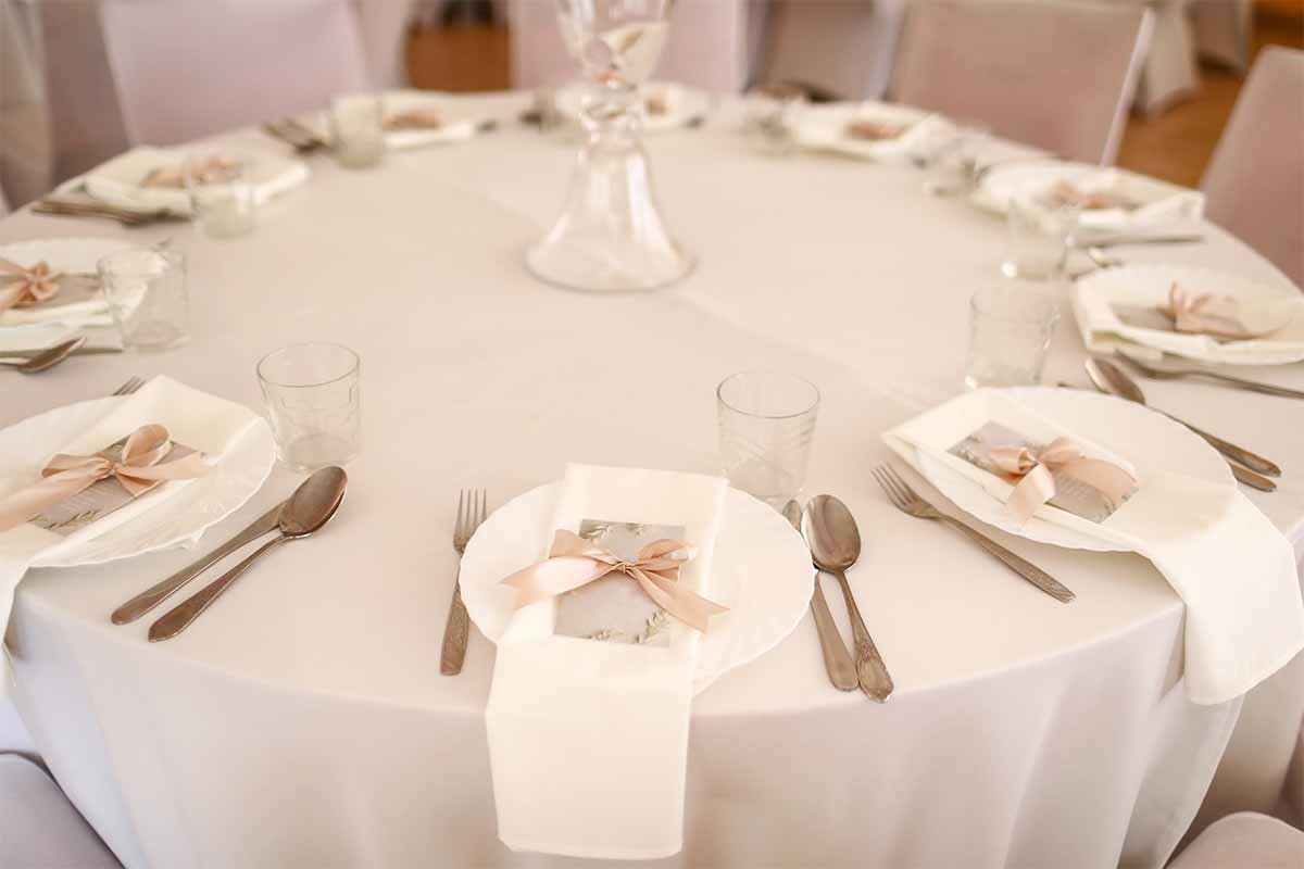 wedding linen table setting